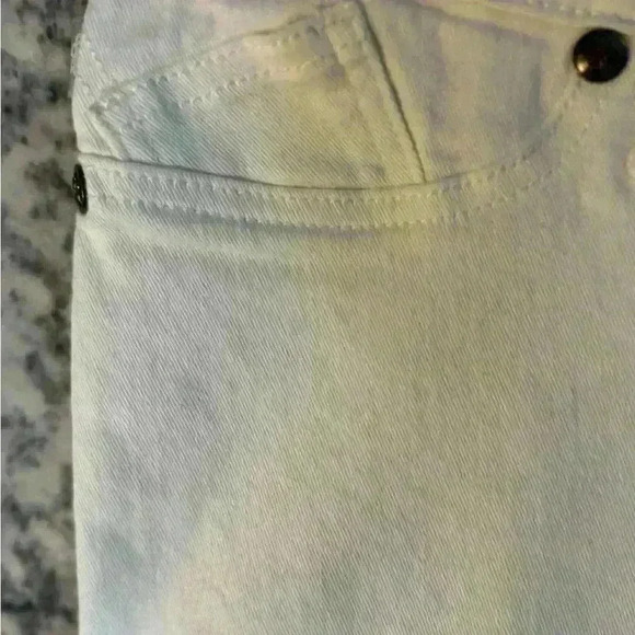 White jeans perfect for summer or vacation! - Picture 5 of 10